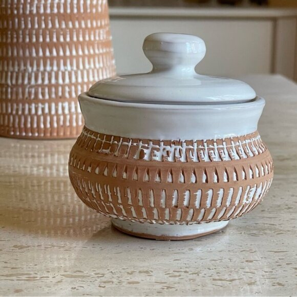 Mid Century Modern Geometric pattern White Glazed pottery set - Picture 3 of 16